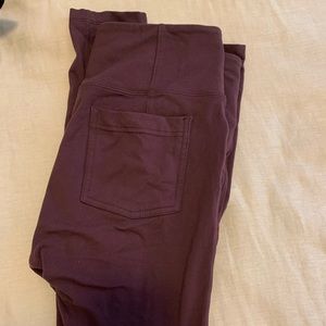 Full length casual Athleta leggings with pockets